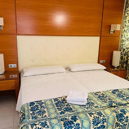 Ponderosa Holiday Apartaments Apart-hotel Playa de las Americas (Tenerife)